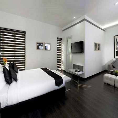 Sapphire Suite Kolkata Bagian luar foto