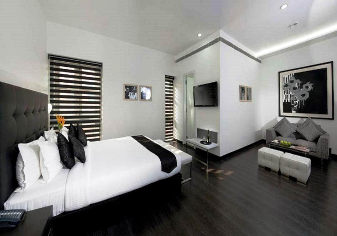 Sapphire Suite Kolkata Bagian luar foto