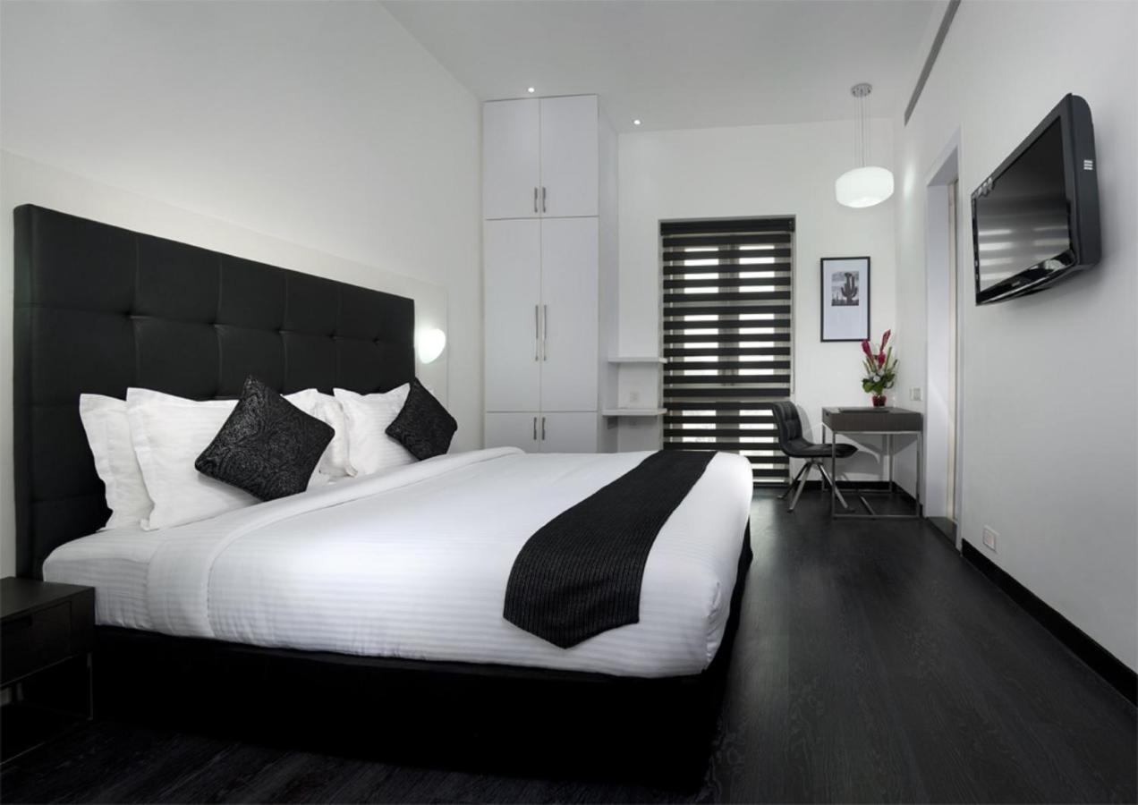 Sapphire Suite Kolkata Bagian luar foto