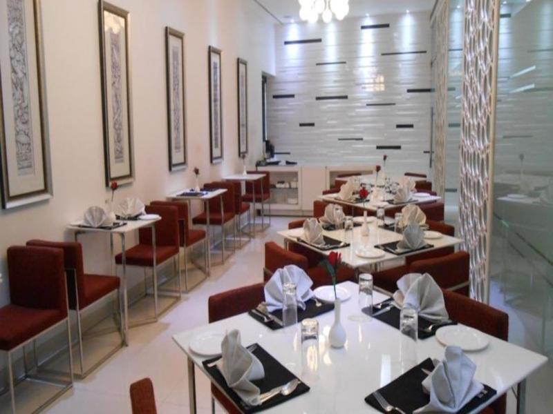 Sapphire Suite Kolkata Bagian luar foto